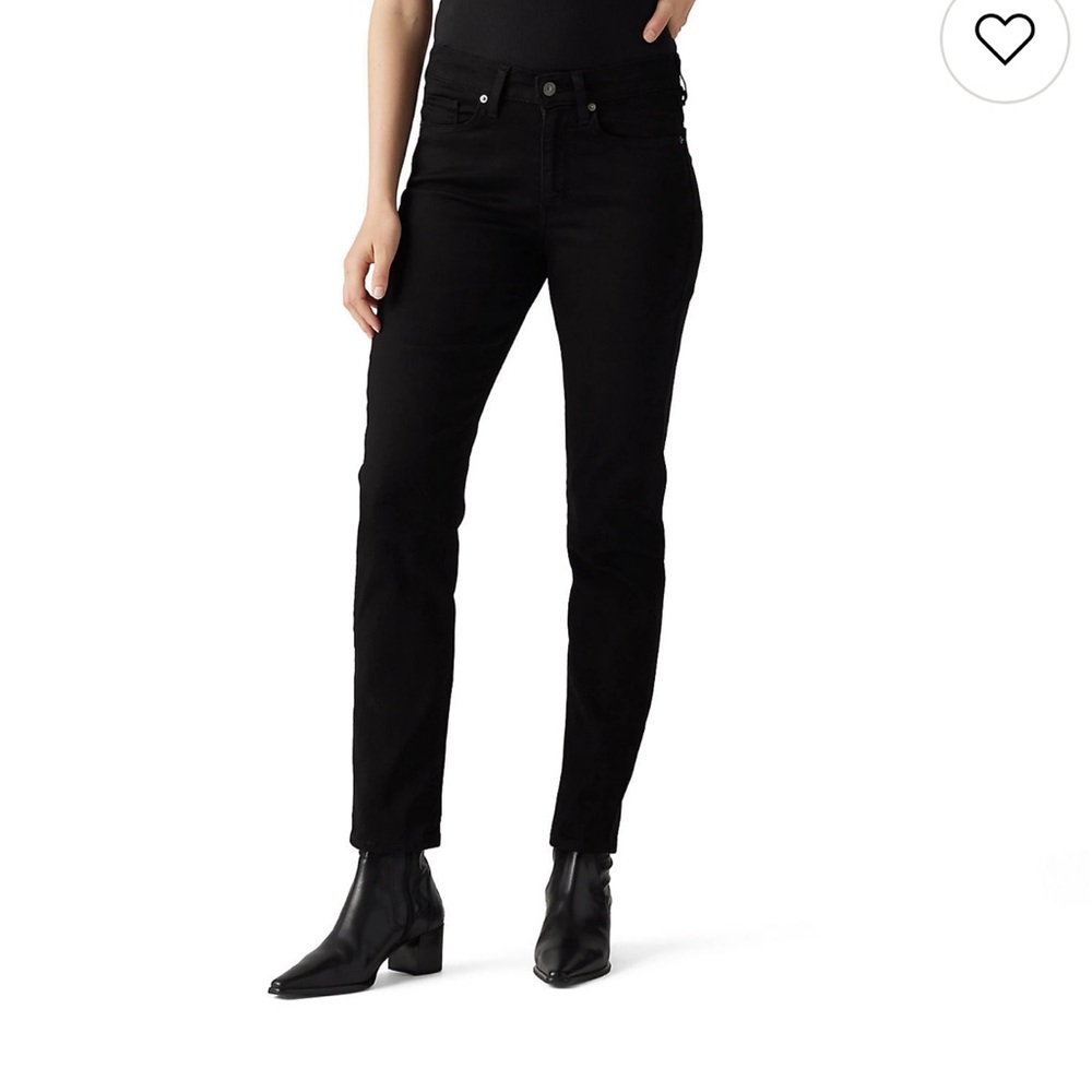 Levi's Women's Straight-Leg Jeans in Black